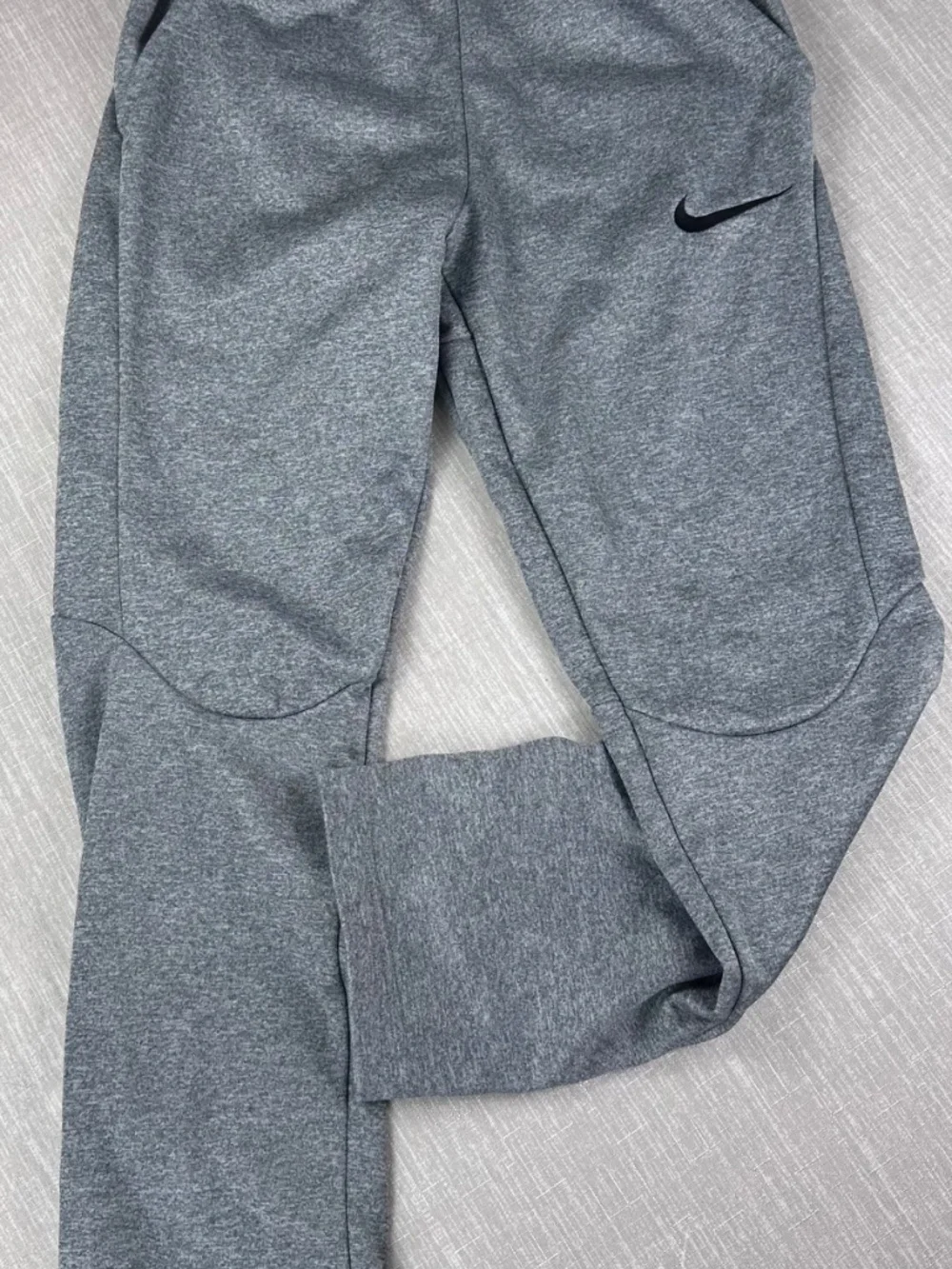 Nike BOYS Thermal Dri Fit Pants Gray Fleeced lined Sweatpants Youth Large